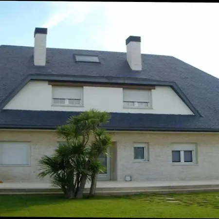 Charming Semi-Detached Villa וילה