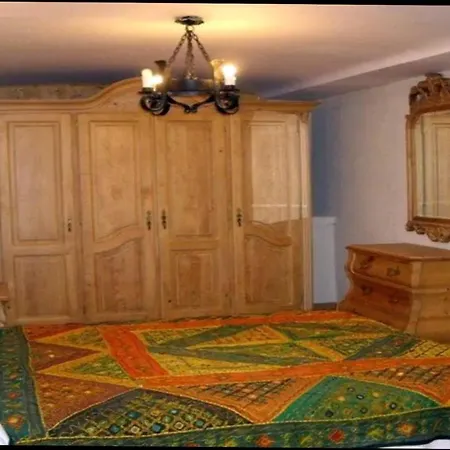 וילה Charming Semi-Detached Villa Alagón